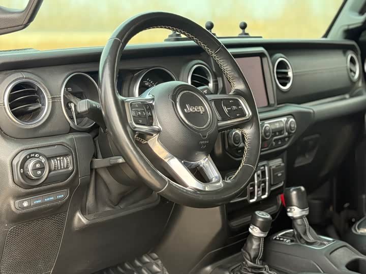 Фото 5 - Jeep Wrangler Hybrid