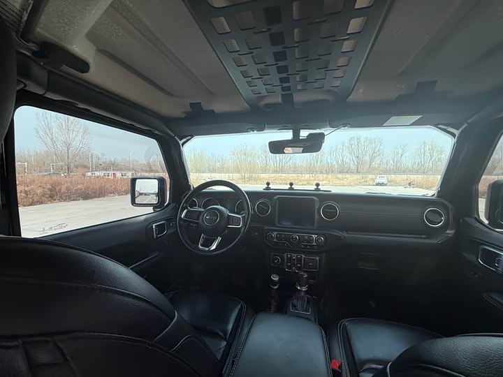 Фото 8 - Jeep Wrangler Hybrid