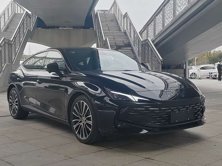 Фото 3 - MG Motor 7