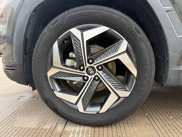 Фото 8 - Hyundai Tucson L