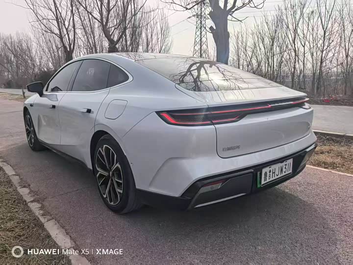 Фото 7 - Geely Galaxy E8