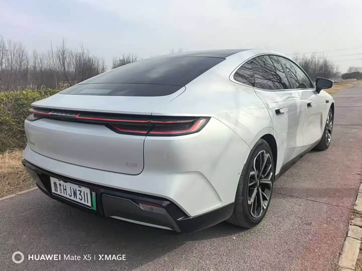 Фото 9 - Geely Galaxy E8