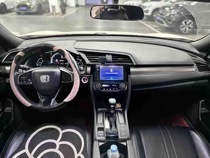 Фото 8 - Honda Civic