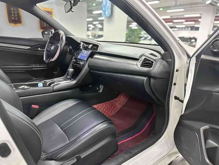 Фото 9 - Honda Civic