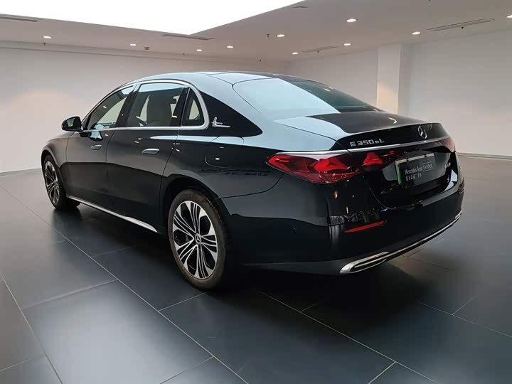 Фото 5 - Mercedes-Benz E-Class Hybrid