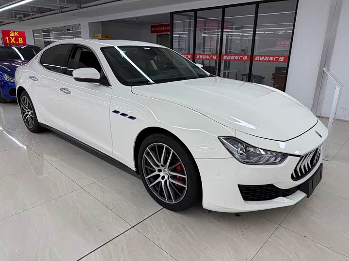 Фото 2 - Maserati Ghibli