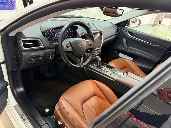 Фото 4 - Maserati Ghibli