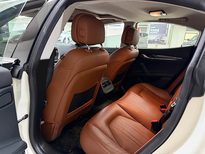 Фото 5 - Maserati Ghibli