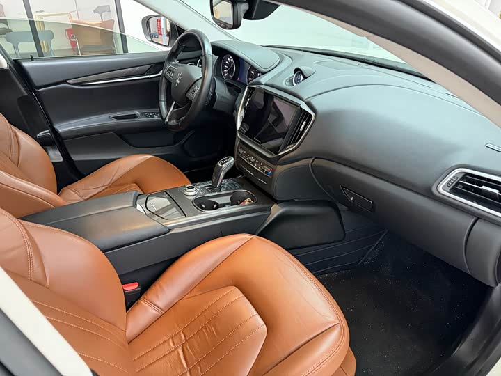 Фото 7 - Maserati Ghibli