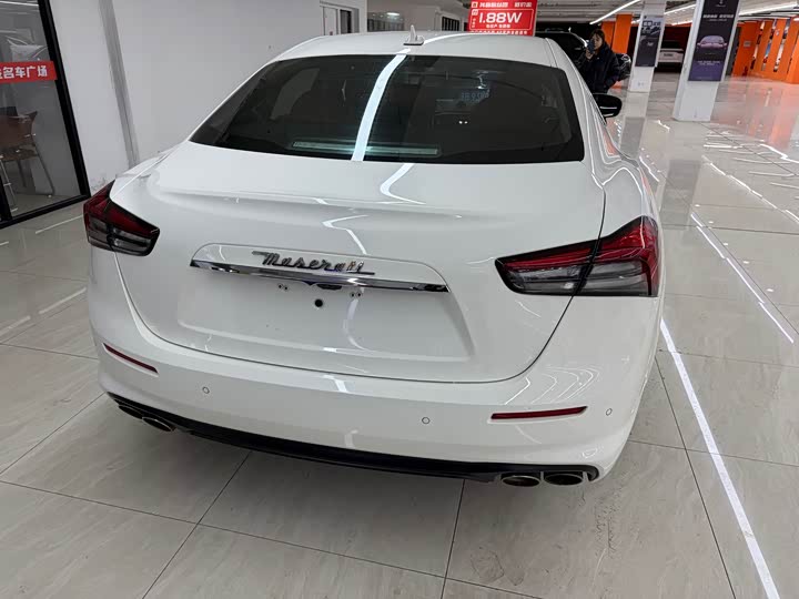 Фото 9 - Maserati Ghibli