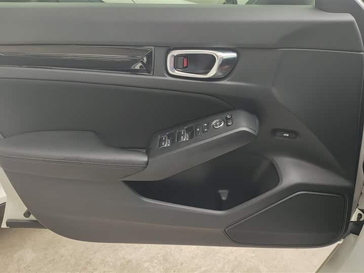 Фото 7 - Honda Civic