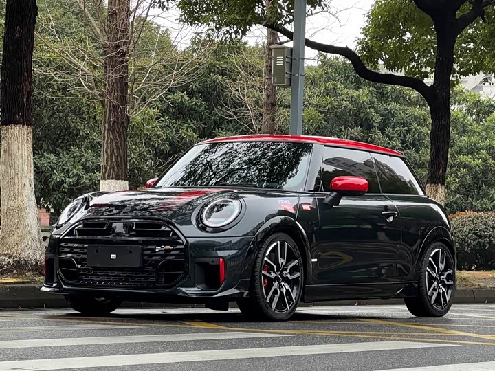 Фото 1 - Mini Cooper JCW