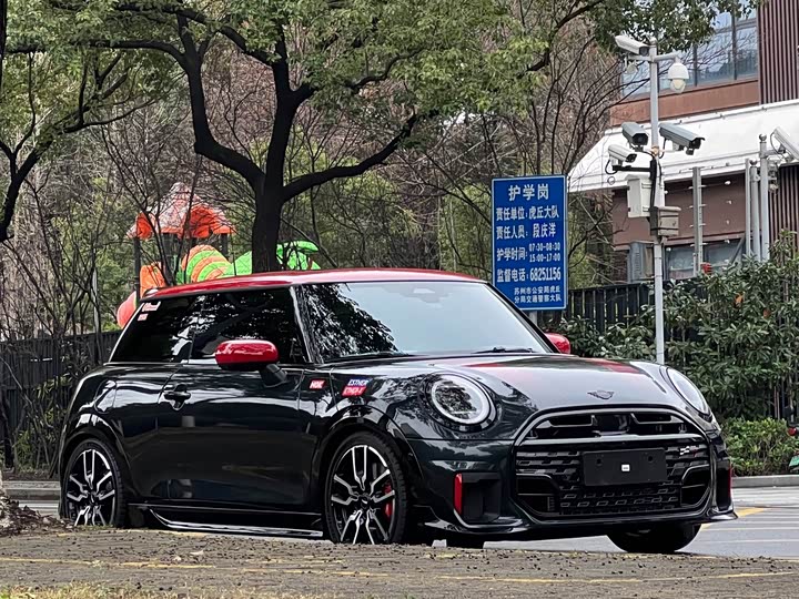 Фото 3 - Mini Cooper JCW