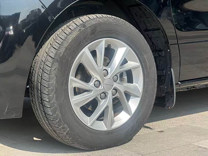 Фото 8 - Dongfeng Forthing Lingzhi Plus