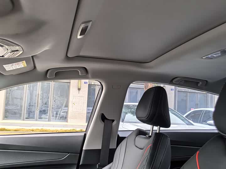 Фото 8 - Geely Binrui