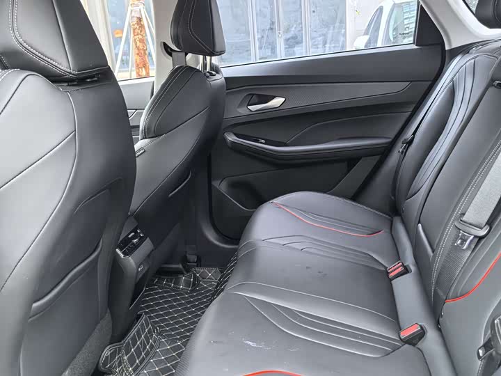 Фото 9 - Geely Binrui