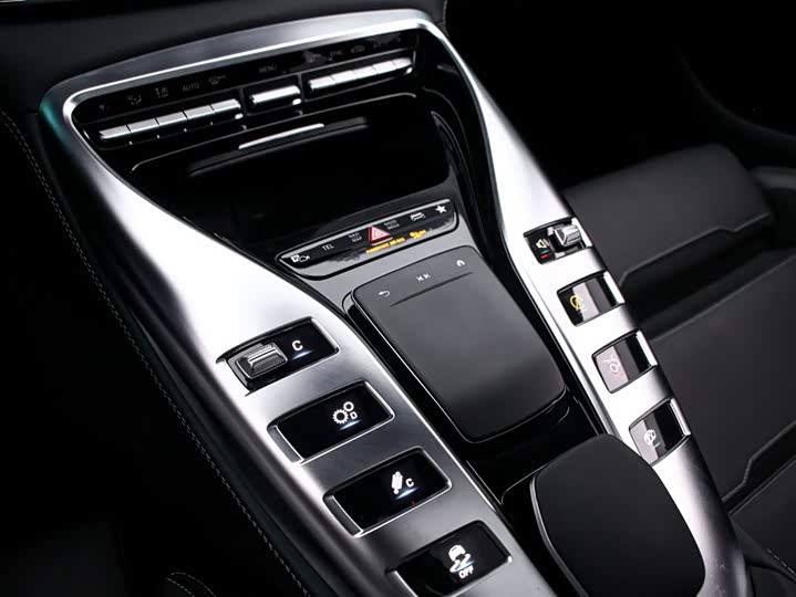 Фото 9 - Mercedes-Benz AMG GT