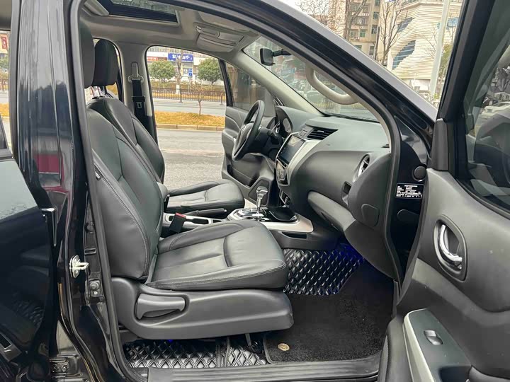 Фото 4 - Nissan Terra