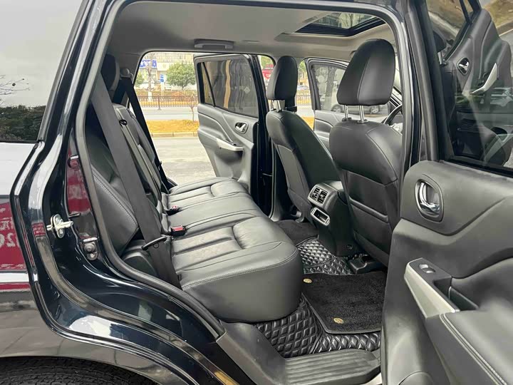 Фото 8 - Nissan Terra