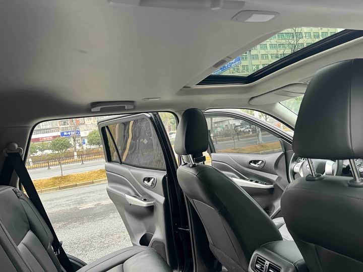 Фото 9 - Nissan Terra