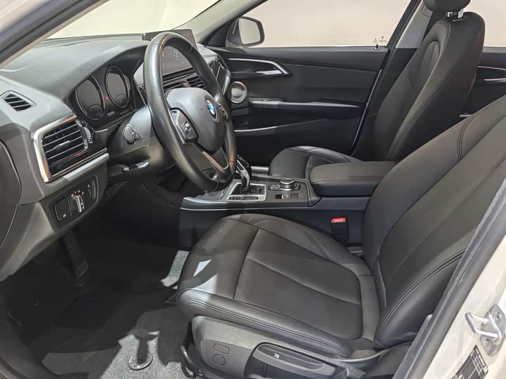 Фото 3 - BMW 1 Series