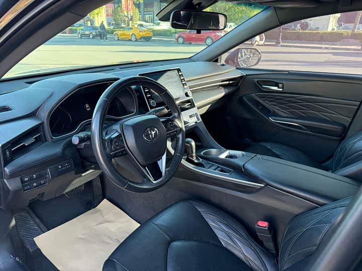 Фото 4 - Toyota Avalon