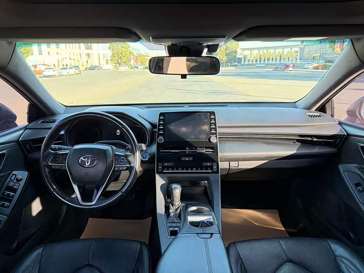 Фото 5 - Toyota Avalon