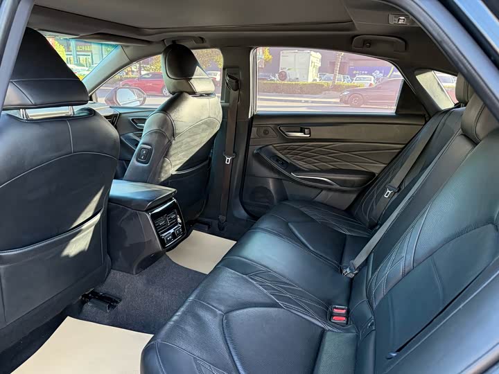 Фото 6 - Toyota Avalon