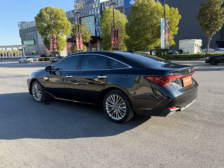 Фото 7 - Toyota Avalon