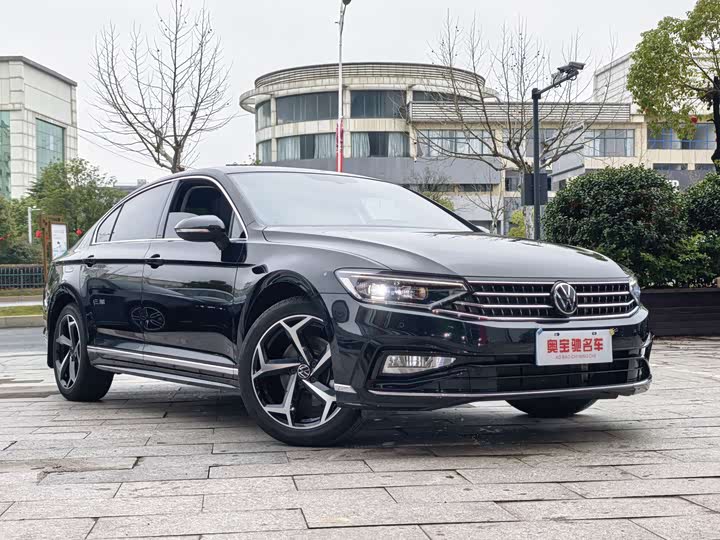 Фото 3 - Volkswagen Magotan