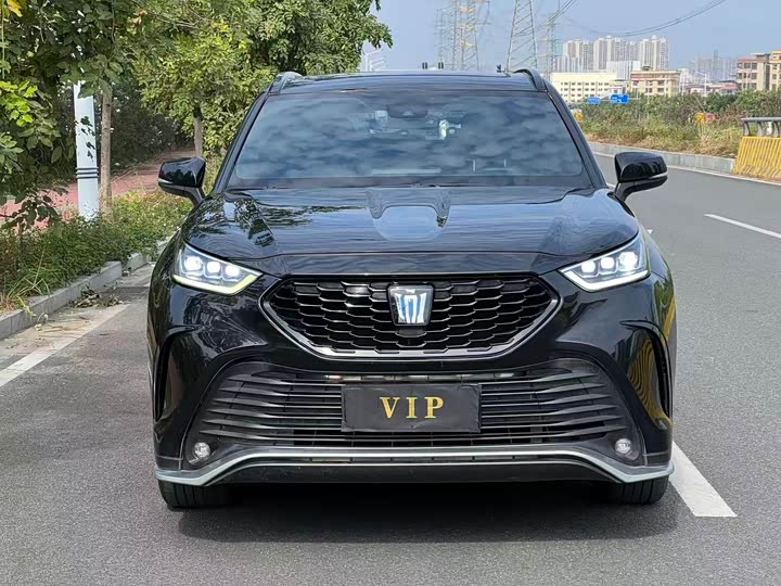 Фото 2 - Toyota Crown Kluger