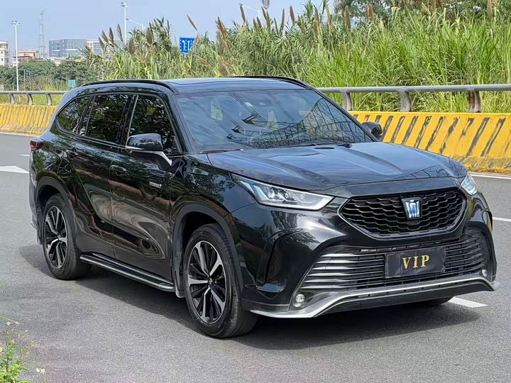 Фото 3 - Toyota Crown Kluger