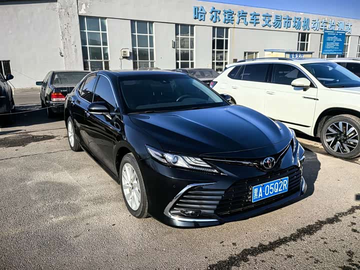 Фото 1 - Toyota Camry