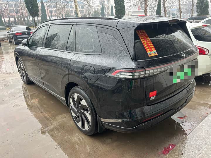 Photo 2 - Dongfeng Yipai eπ 008