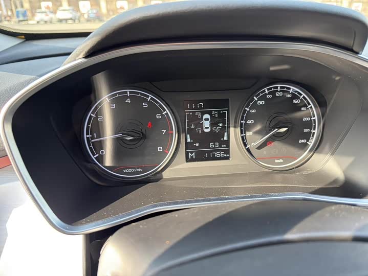 Фото 8 - Geely Coolray