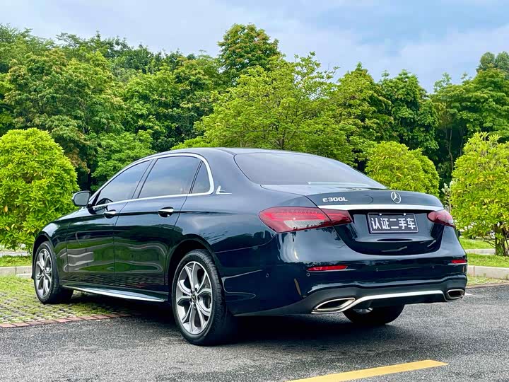 Фото 6 - Mercedes-Benz E-Class