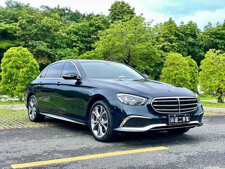 Фото 7 - Mercedes-Benz E-Class