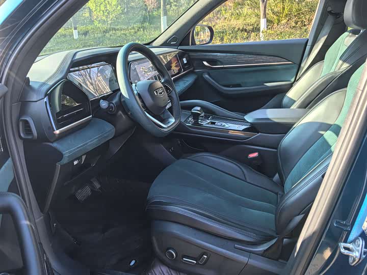 Фото 4 - Geely Monjaro