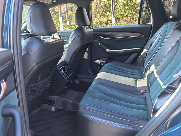 Фото 5 - Geely Monjaro