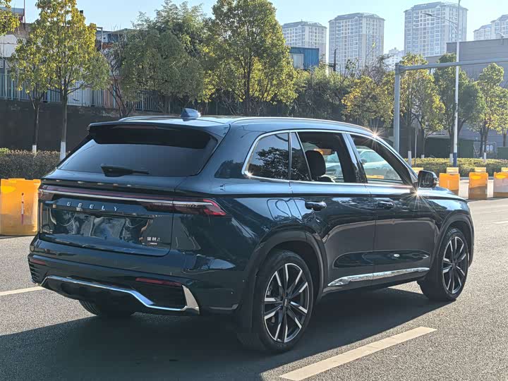 Фото 9 - Geely Monjaro