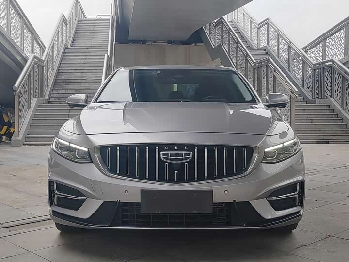 Фото 2 - Geely Preface