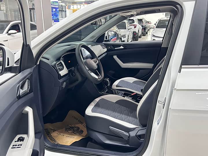 Volkswagen Tharu 2025 2025款 新锐 1.5L 锐意版