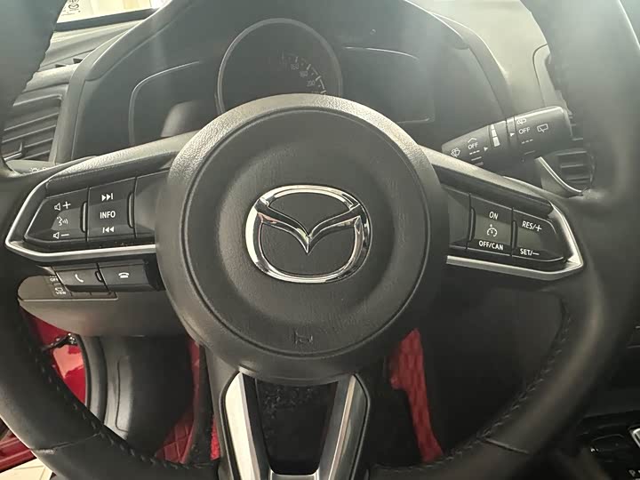 Фото 4 - Mazda CX-4