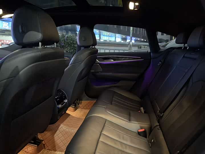 Фото 3 - BMW 6 Series GT