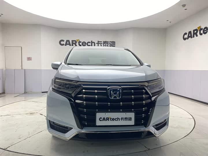 Фото 3 - Honda Elysion