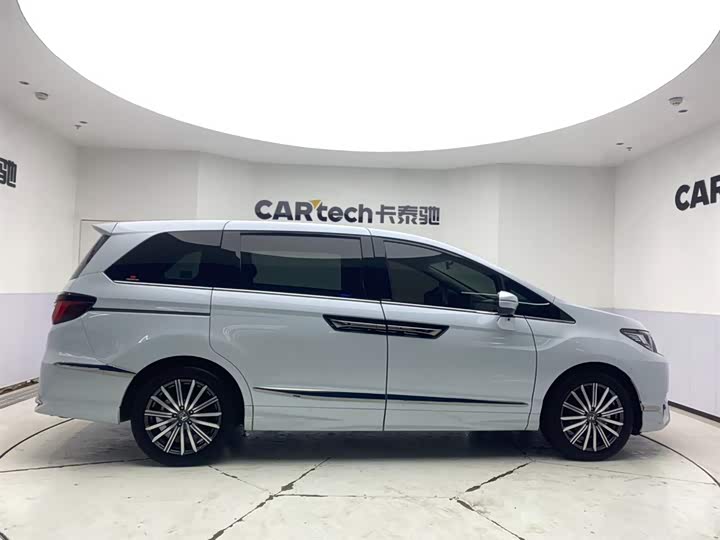 Фото 4 - Honda Elysion