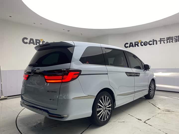 Фото 5 - Honda Elysion