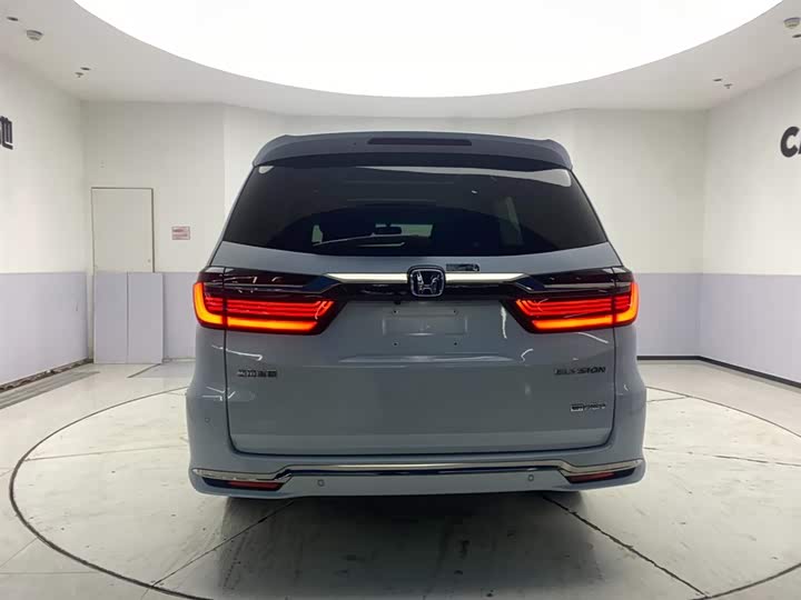 Фото 6 - Honda Elysion