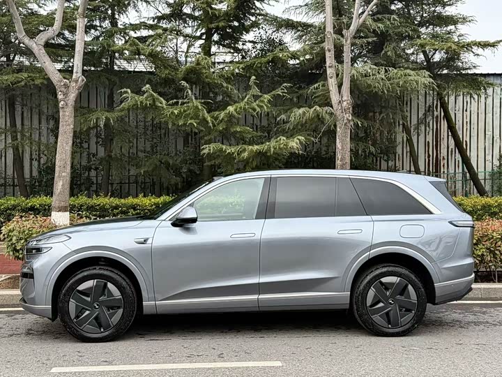 Фото 6 - Nio Onvo L90