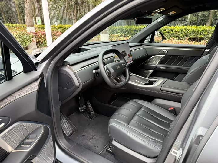 Фото 7 - Nio Onvo L90